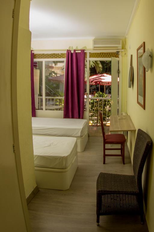 Hostal Alce Playa de Palma  Buitenkant foto