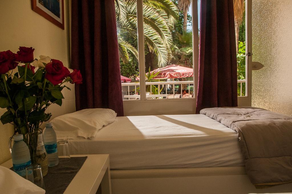 Hostal Alce Playa de Palma  Buitenkant foto